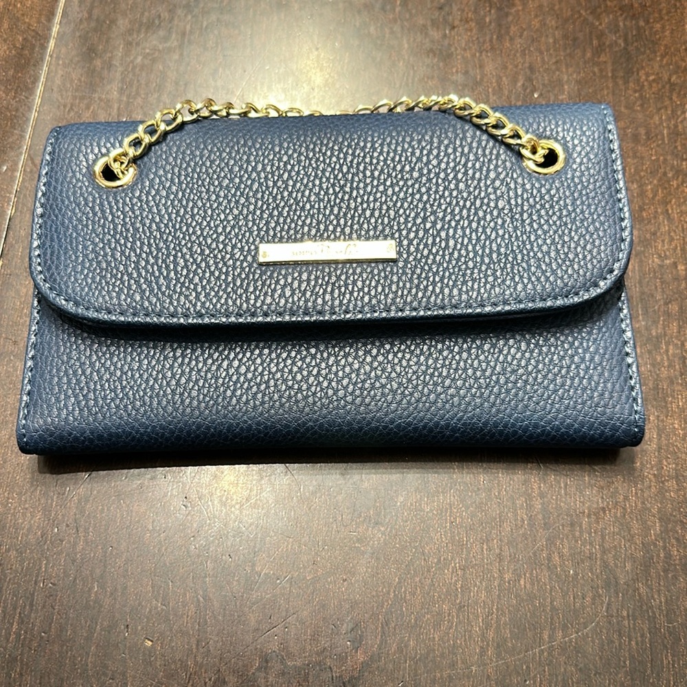 New Simply Noelle chain Wallet